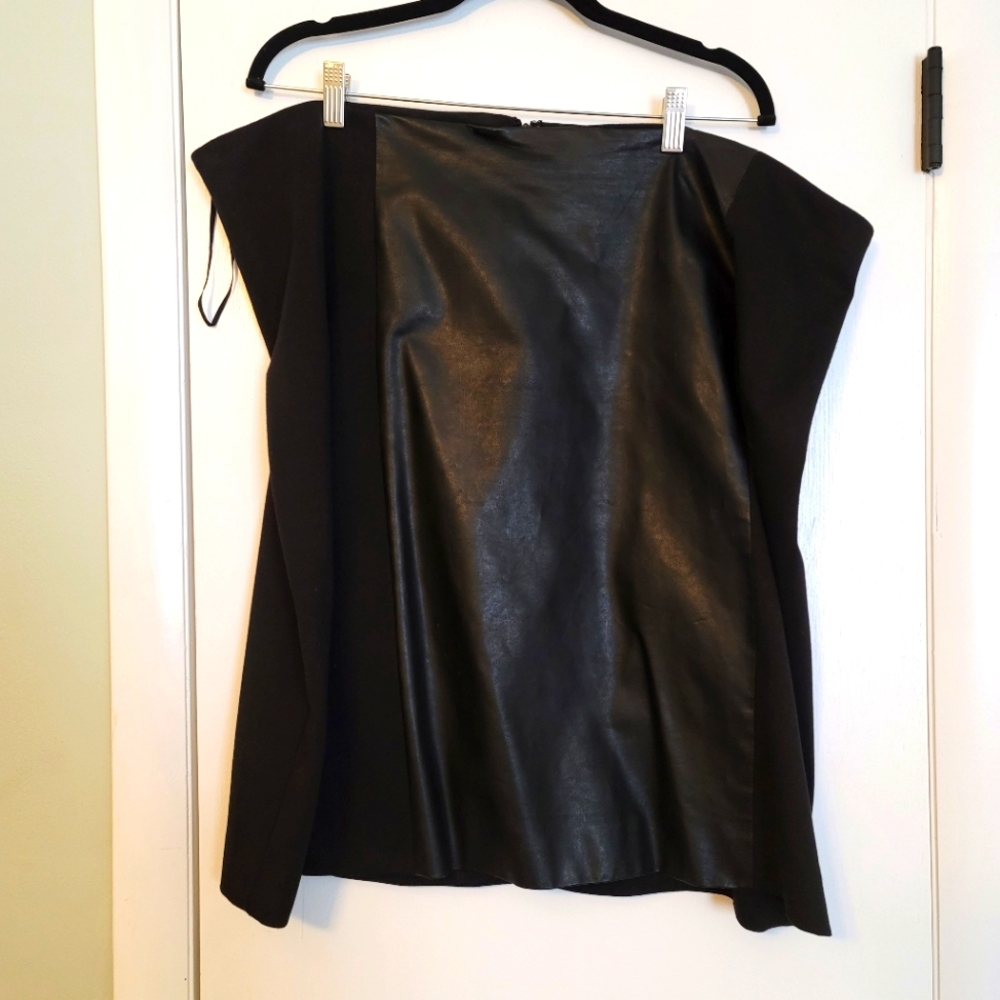 Plus size black skirt